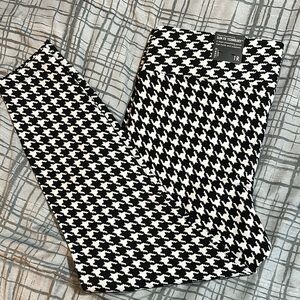 NWT torrid pixie Black and White Houndstooth Leggings
